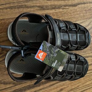 Ozark Trail Dark Brown Closed Toe Sandals 13